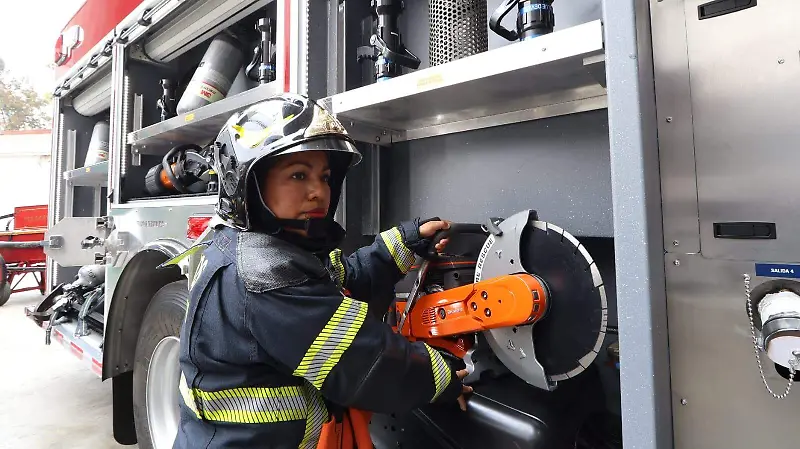 Bomberos de la CdMx estrenan drones autónomos para búsqueda y rescate de personas 